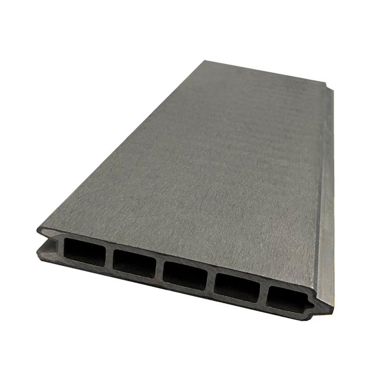 Easy-to-install co-extruded WPC composite fencing